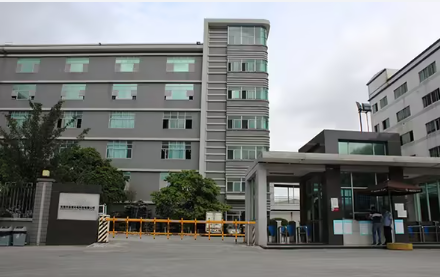 Factory exterior photo of Guangyunlai custom battery facility